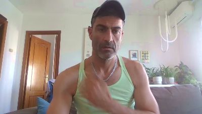 hotreds webcam cam4 model stream image