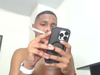 hotboyluxeet webcam model stream image