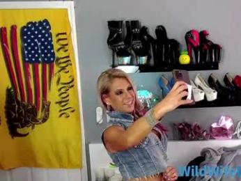 wildwifebarbie webcam chaturbate model stream image