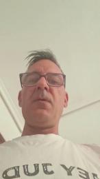 srtomyneon webcam model stream image