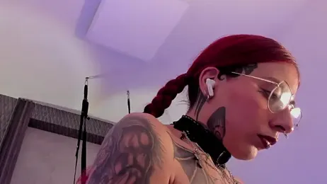 selene_red_ webcam model stream image