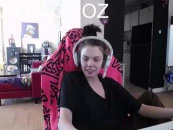 tinykylie webcam model stream image