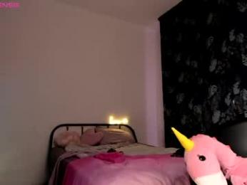 rainbowpony420 webcam model stream image