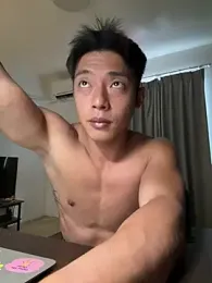 Yooo17 webcam model stream image