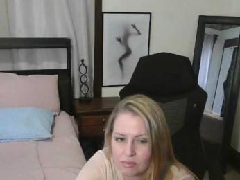 Holliekate webcam model stream image