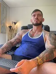 DimitriSullivan_ webcam model stream image