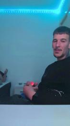 TuuNeenee30 webcam model stream image