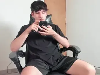 leo030809 webcam stripchat model stream image