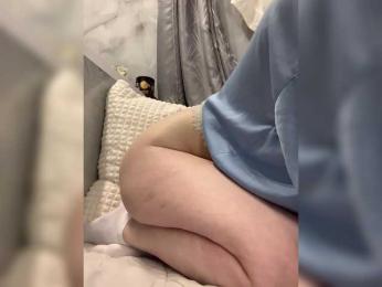 AlenaRai webcam model stream image