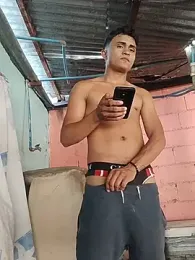 HOTRAINYGOLDEN webcam model stream image