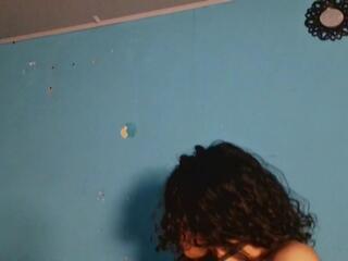 Petite Ariana webcam model stream image