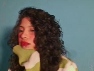 Petite Ariana webcam model stream image