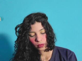 Petite Ariana webcam model stream image