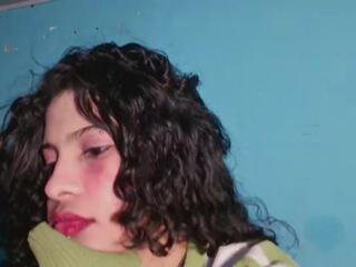 Petite Ariana webcam model stream image