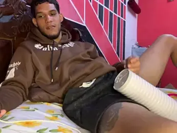 tanned_boy webcam model stream image