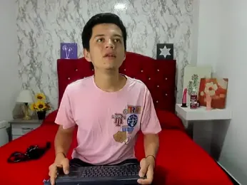 Alejandra_and_James_ webcam model stream image