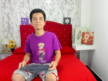 Alejandra_and_James_ webcam model stream image