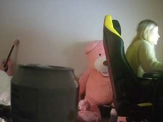 voyeurcam-sexy-little-ana-01 webcam camsoda model stream image