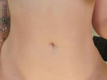 niaholland webcam model stream image