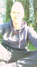 Trolls37 webcam model stream image