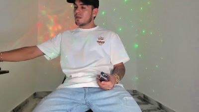 Mikee_scooth webcam cam4 model stream image