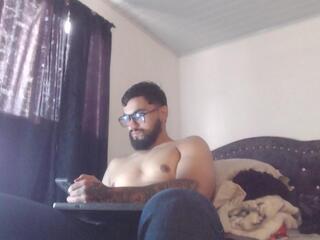 Chrys Harris webcam model stream image