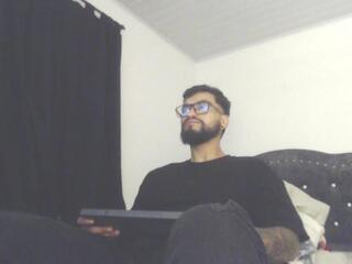 Chrys Harris webcam model stream image