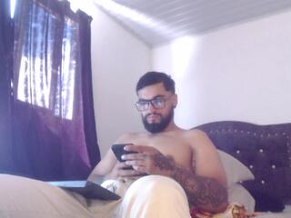 Chrys Harris webcam model stream image