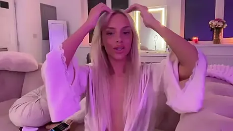 Naughtyblondex webcam stripchat model stream image