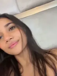 AlessiaVallmont webcam model stream image