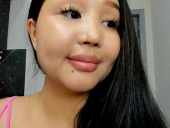 Yumikaa webcam model stream image