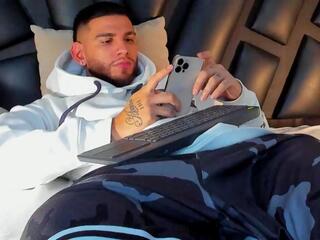 Robert Croy webcam model stream image