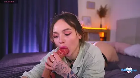 Bllowjoyy webcam stripchat model stream image