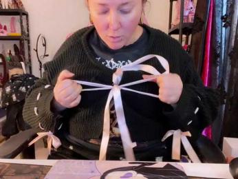 NylonQueen webcam model stream image