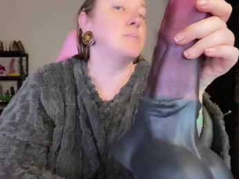 NylonQueen webcam model stream image