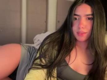 latinella webcam model stream image