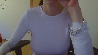 Vampirosa webcam model stream image