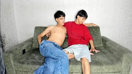 pelusos_mens webcam stripchat model stream image