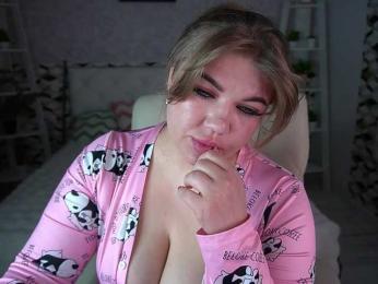 AmellyWhite webcam model stream image