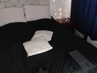 Liss Paris webcam model stream image