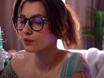 HoneyCherry webcam model stream image