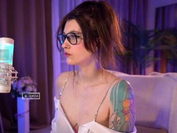 HoneyCherry webcam bongacams model stream image