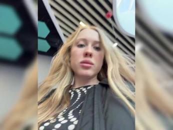 LiiBaby webcam model stream image