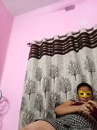 Gullapi webcam stripchat model stream image