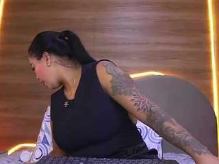 violeta-evanz webcam model stream image