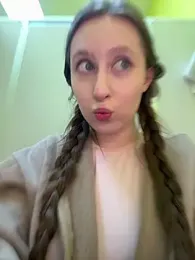 FroggyAnna webcam stripchat model stream image