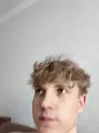 Paradeevich_And webcam model stream image