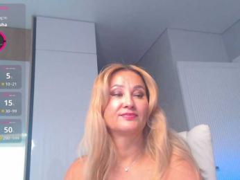 hold-me-tight webcam model stream image