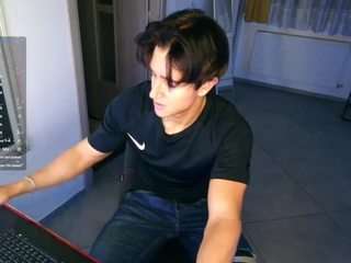 christianlevinee webcam model stream image