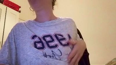 Larafoxok webcam cam4 model stream image